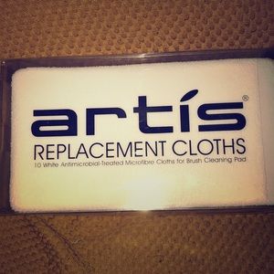 BRAND NEW, NEVER OPENED: Artis Replacement Cloths!